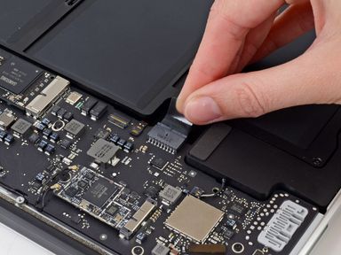 Deconnection de la batterie d'un MacBook Air 13 pouces