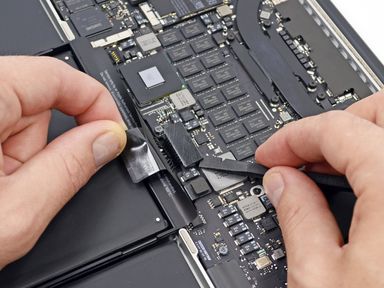Déconnection de la batterie d'un MacBook Pro Retina 15 pouces